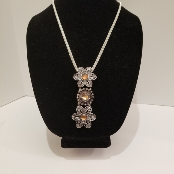 Unique ladies necklace - Picture 1 of 1